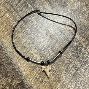 🌺SHARK TOOTH NECKLACE!!🌺